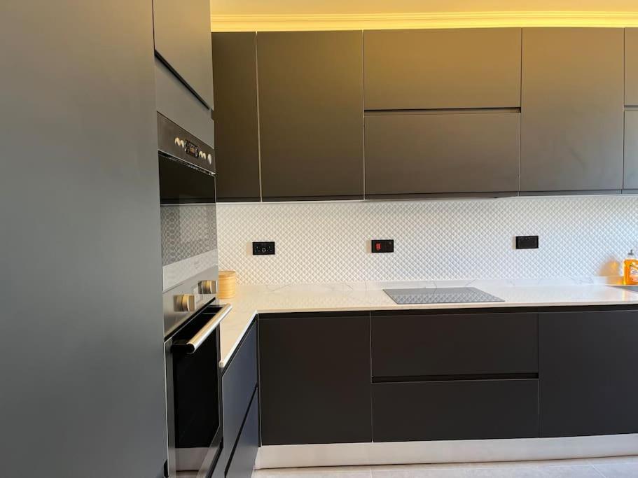 Beautiful 4-Bedroom Townhouse In Sliema Exteriör bild